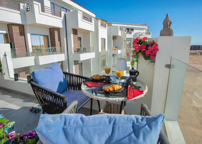 Chic Penthouse Retreat Elgouna Access Apartment