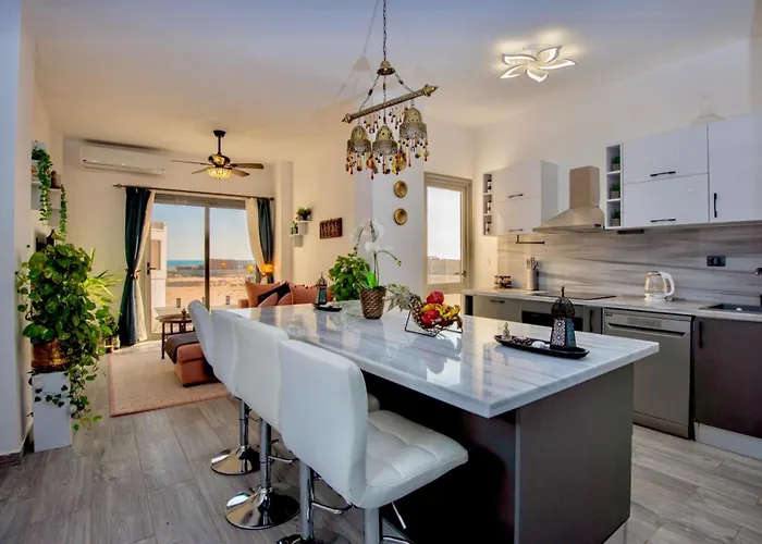 Chic Penthouse Retreat Elgouna Access Apartment